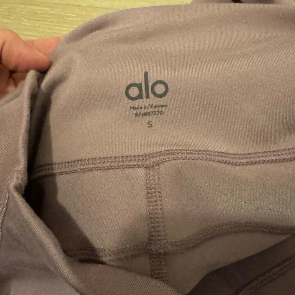 ALO high waisted cargo leggings, rosewood